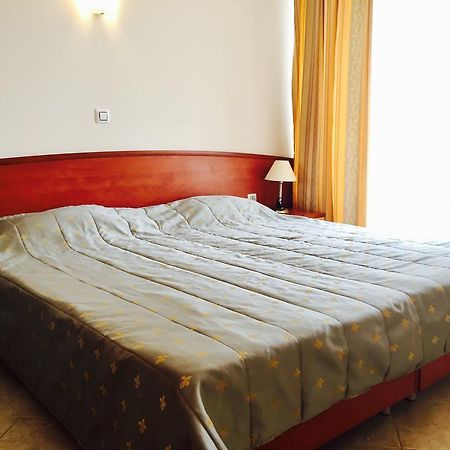Psb Apartments In Poseidon Hotel Pantai Sunny Bagian luar foto