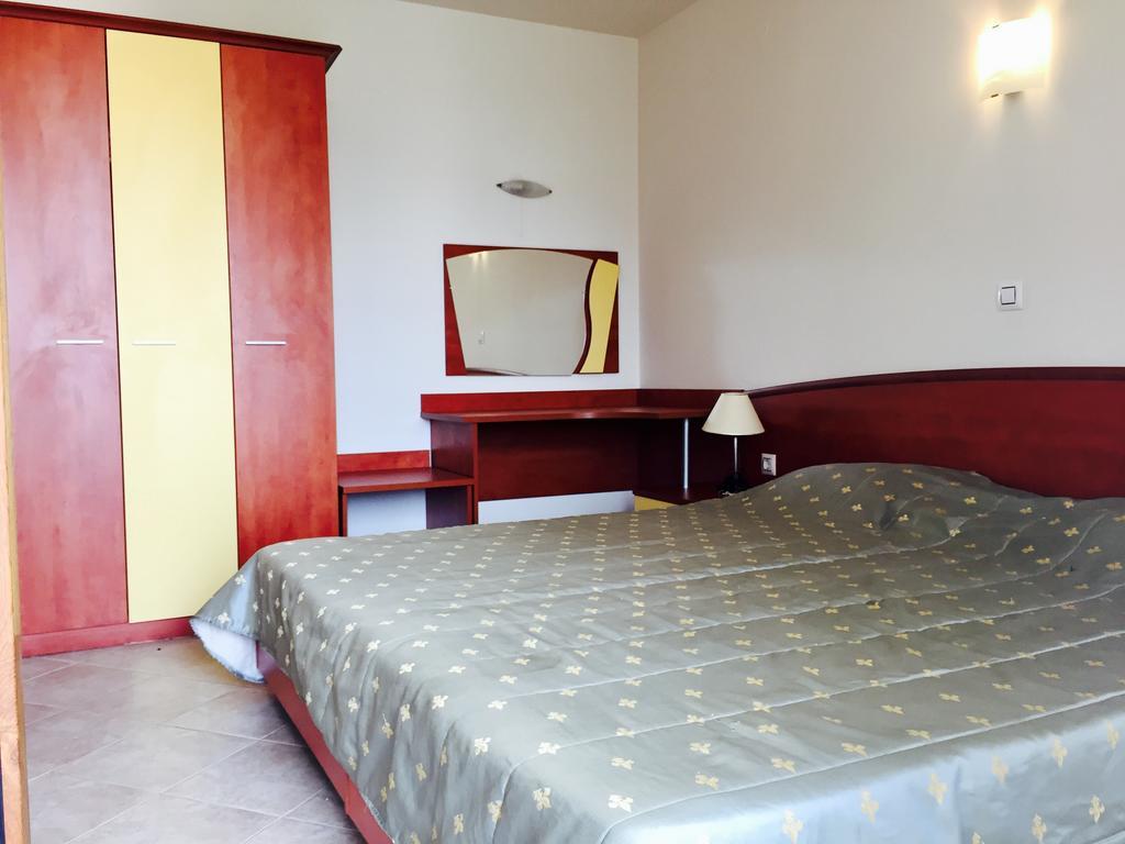 Psb Apartments In Poseidon Hotel Pantai Sunny Bagian luar foto