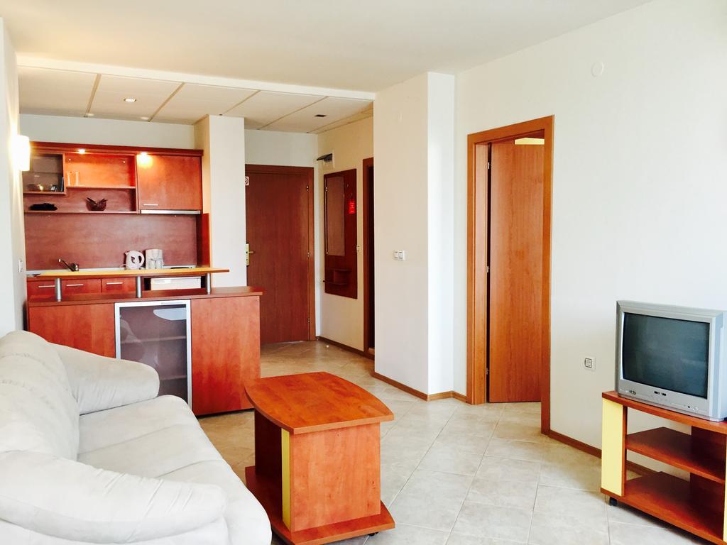 Psb Apartments In Poseidon Hotel Pantai Sunny Bagian luar foto
