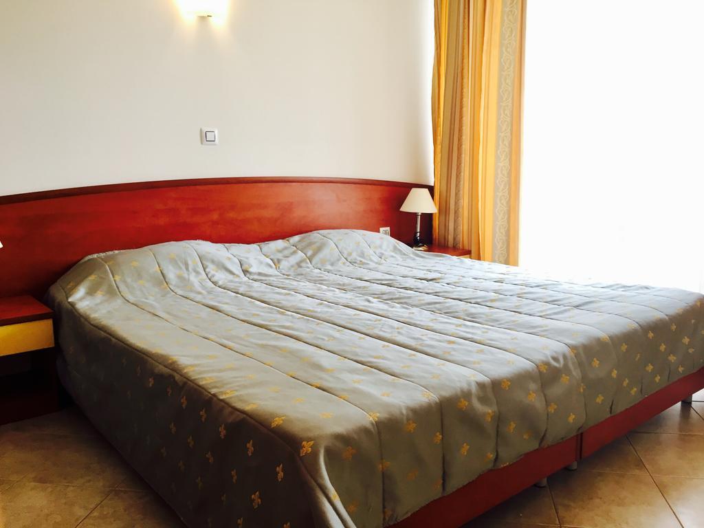 Psb Apartments In Poseidon Hotel Pantai Sunny Bagian luar foto